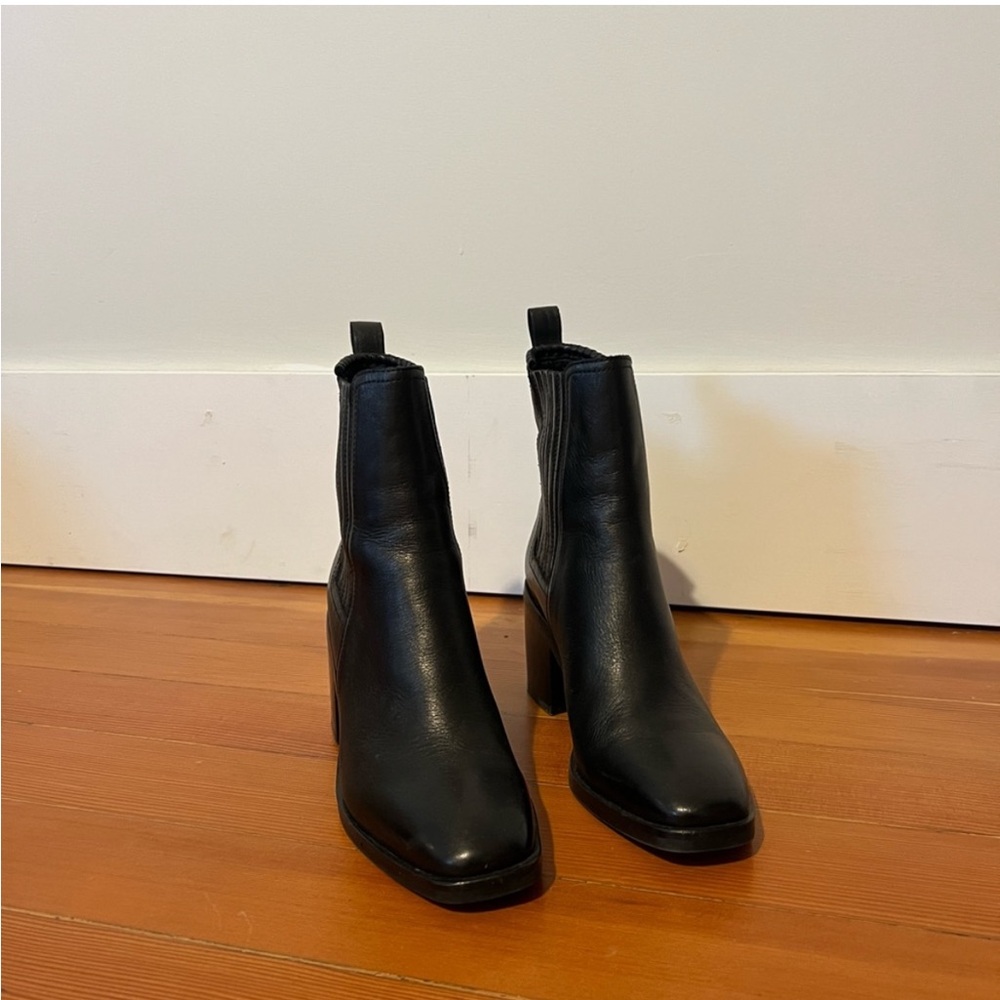 Silent D Naydo Heeled Ankle Boots, size 7